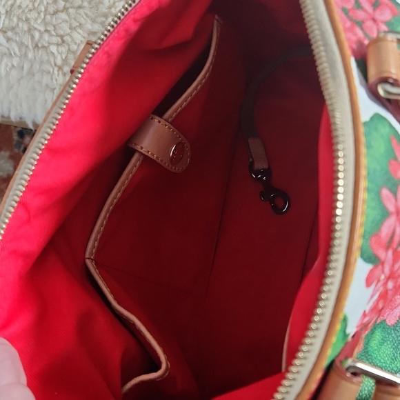 Beautiful Dooney & Bourke Red Geranium Leather Satchel, Key Ring, Wallet Set ♥️ - Picture 10 of 17